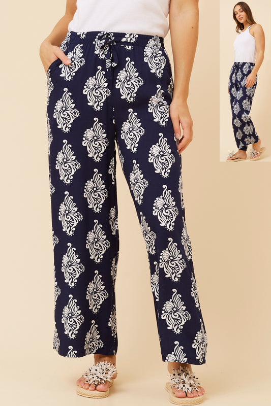 SUZZEL Abstract Print Pants in Navy